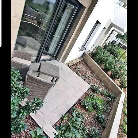 New Building In The Hearth Of Free Parking *