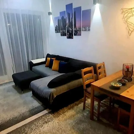 New Building In The Hearth Of Free Parking 아파트